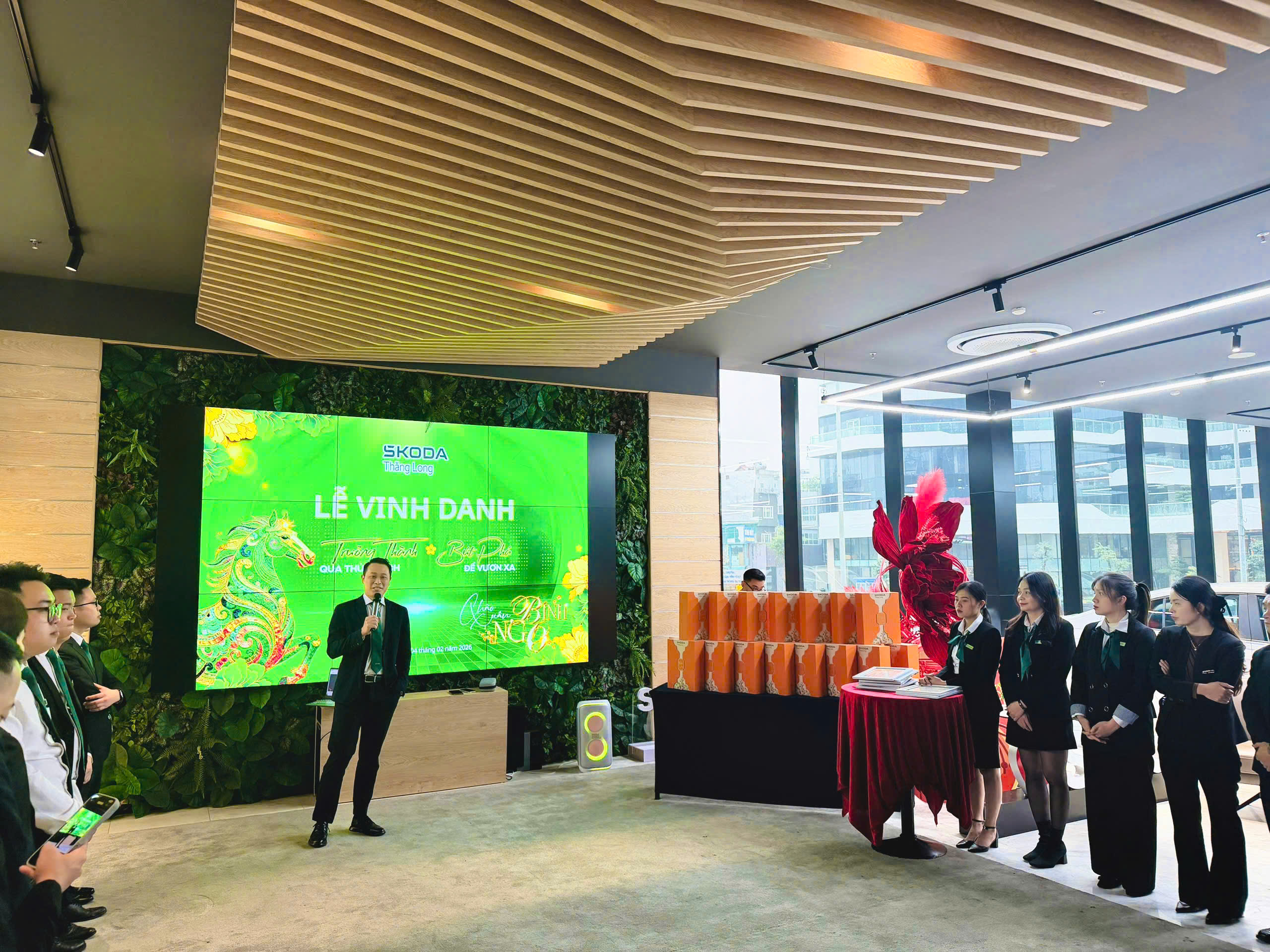 Giám đốc Đại lý Skoda Thăng Long - Ông Nguyễn Đức Hiệp chia sẻ những định hướng phát triển mới cùng toàn thể CBNV